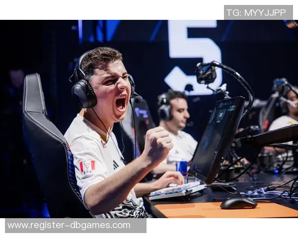 FPX在大师赛积分榜上以51分稳居第一位置展现强大实力实时数据 FPX在大师赛积分榜上以51分稳居第一位置展现强大实力实时数据